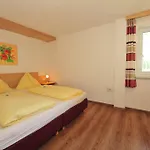 Bed & Breakfast Strasser 4*