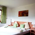 Strasser فندق مبيت وإفطار 4*