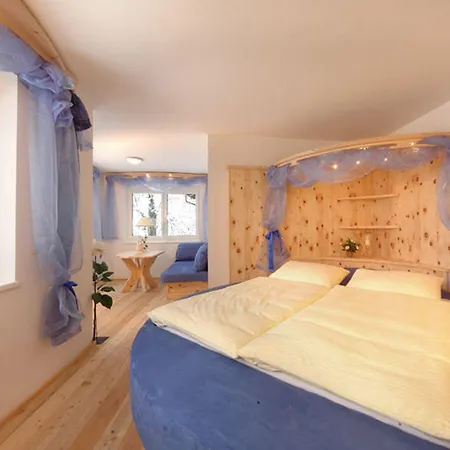Bed & Breakfast Strasser 4*