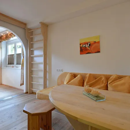 Bed & Breakfast Strasser 4*