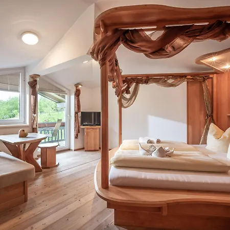 Strasser Bed and Breakfast Söll