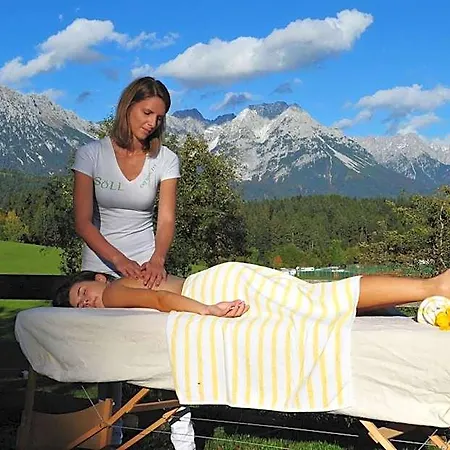 Strasser Bed & Breakfast 4*
