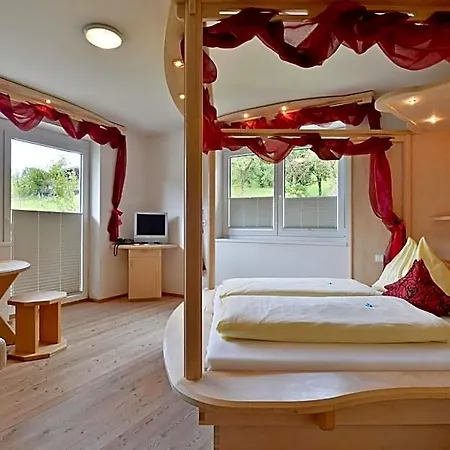 Strasser Bed & Breakfast Söll