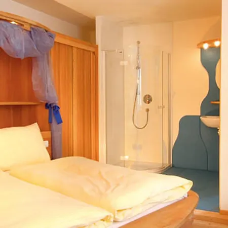 Bed and Breakfast Strasser 4*