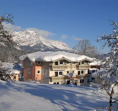 Strasser Bed & Breakfast Söll