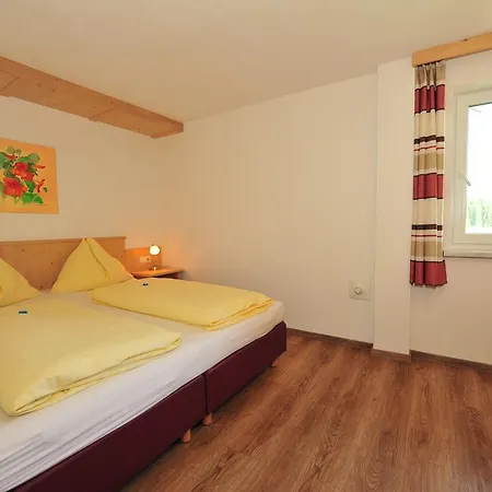 Bed & Breakfast Strasser 4*