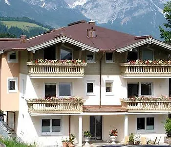 Strasser 4*