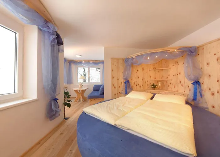 Bed & Breakfast Strasser 4*