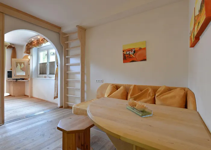 Bed & Breakfast Strasser 4*