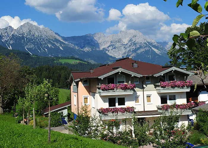Strasser Bed & Breakfast 4*