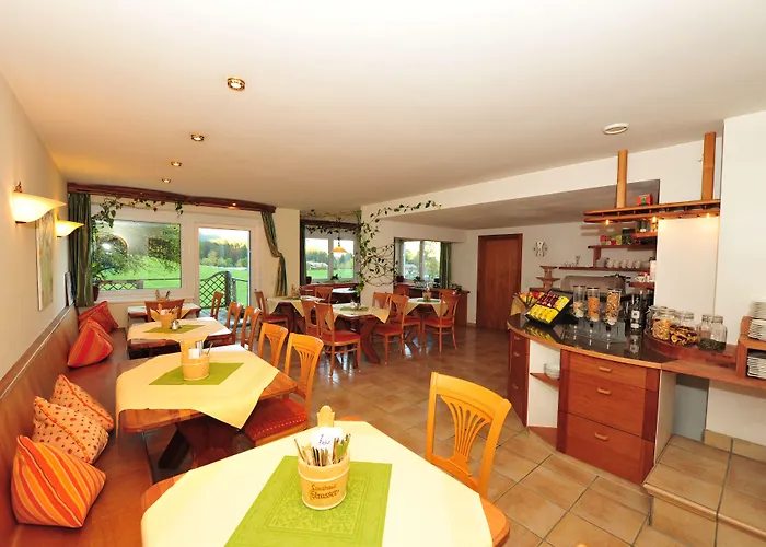 Bed & Breakfast Strasser 4*