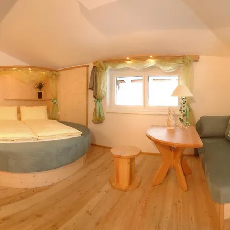 Bed & Breakfast Strasser Soll