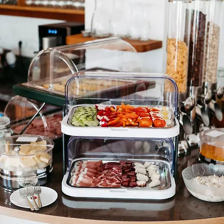 فندق مبيت وإفطار Strasser 4*