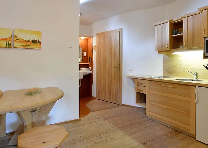 Strasser לינה וארוחת בוקר סול