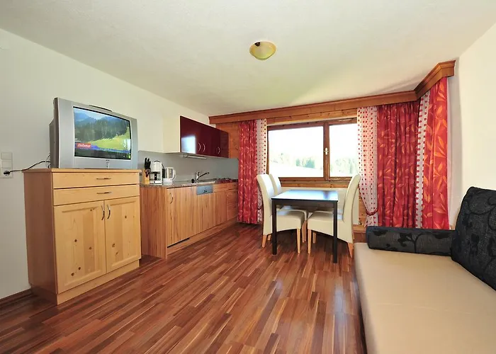 לינה וארוחת בוקר Strasser סול